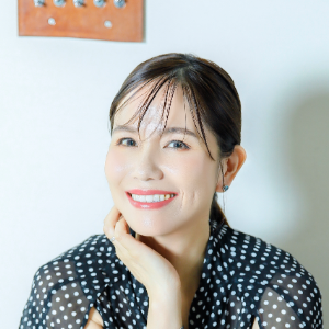 夏脇栄子氏